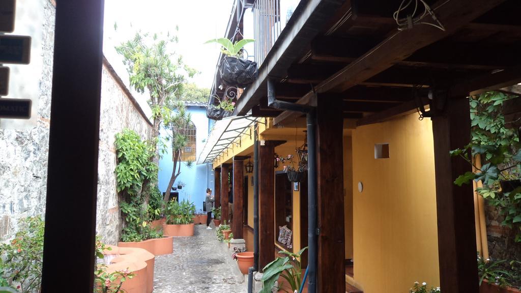 Chez Juanca Hotel Cafe Antigua Exterior photo